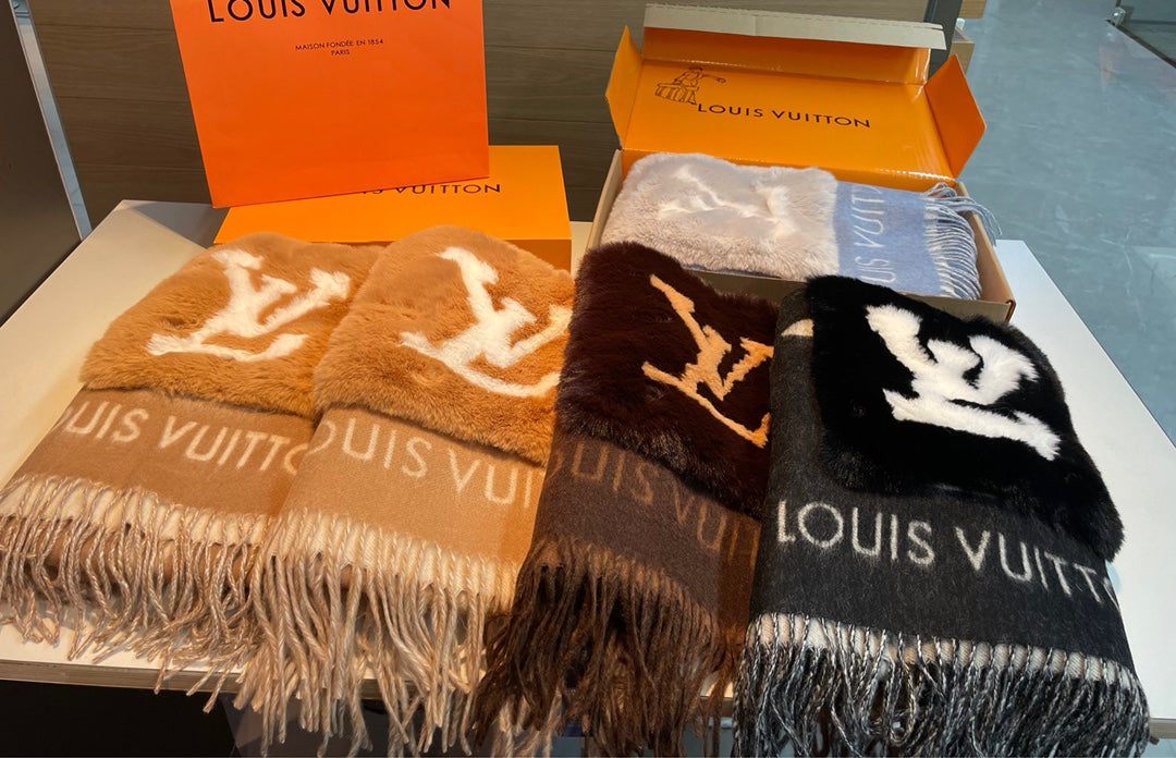 LOUIS VUITTON COLD REYKJAVIK SCARF 190 CM IN BLACK CASHMERE 394492