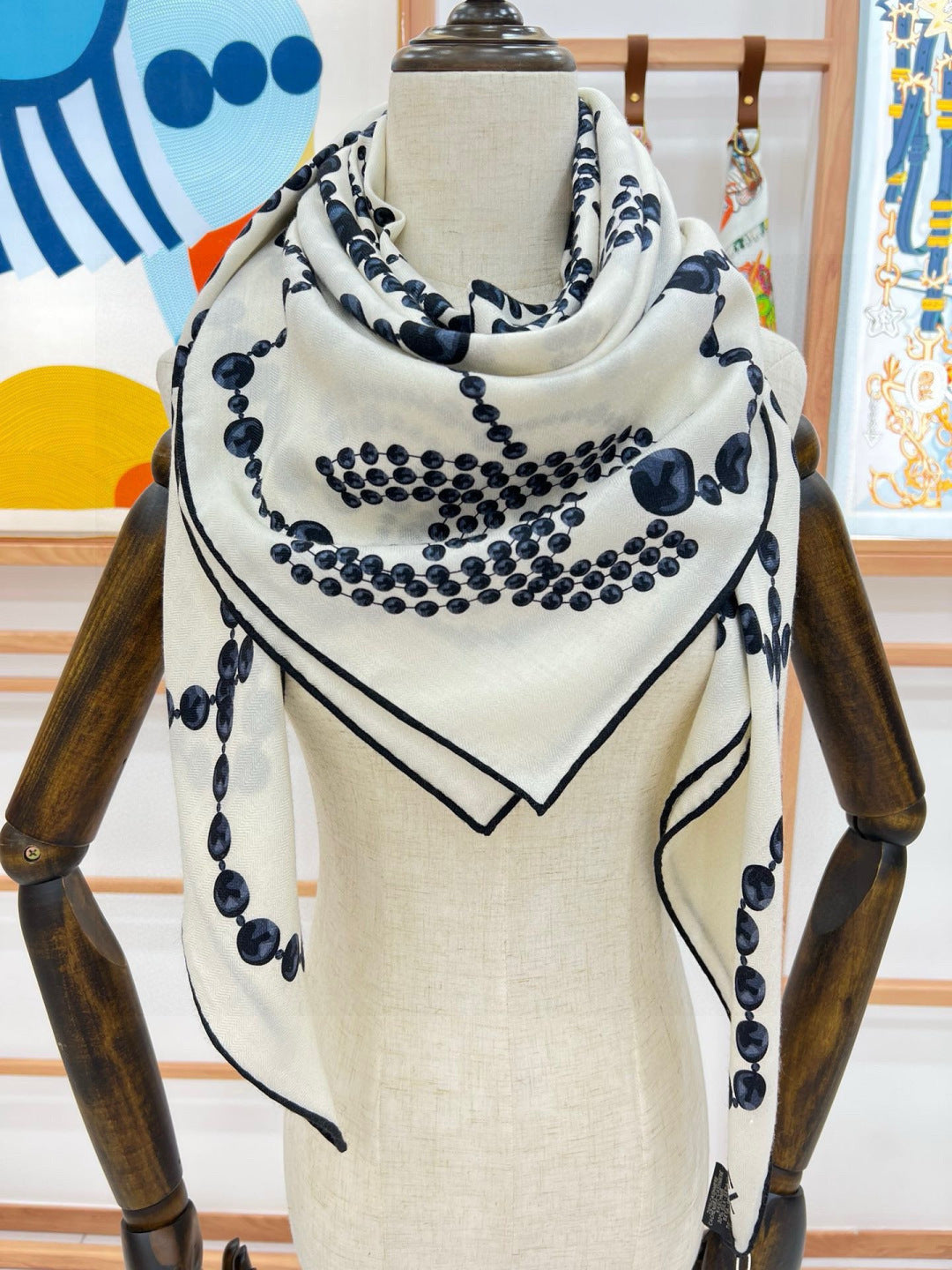 CHANEL 25S SCARF 140 IN CASHMERE 991650