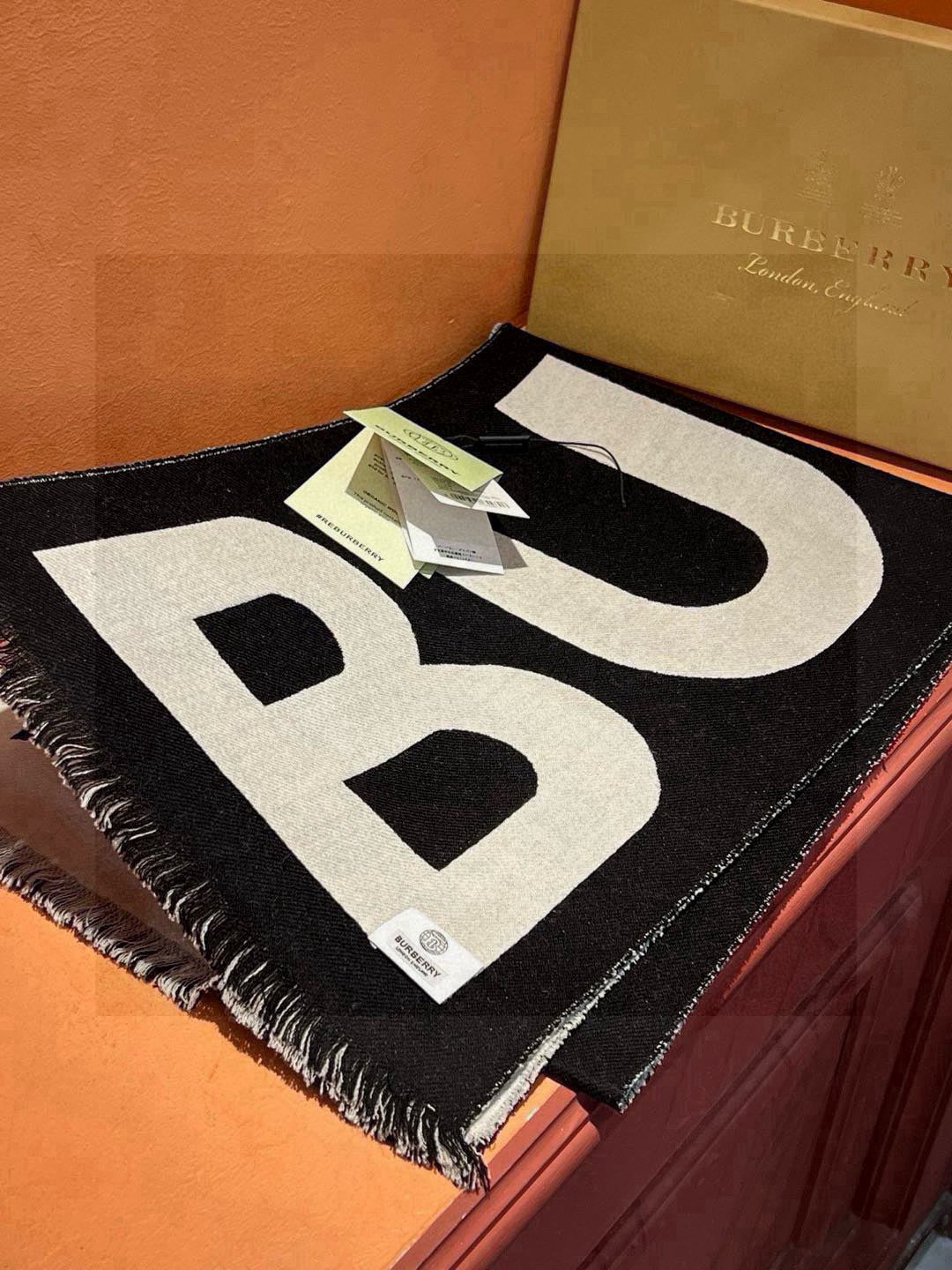 BURBERRY BBR SCARF 188 CM IN CASHMERE 551357