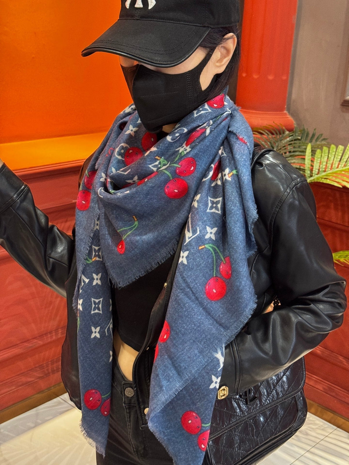LOUIS VUITTON LV SCARF 140 CM IN CASHMERE 721492