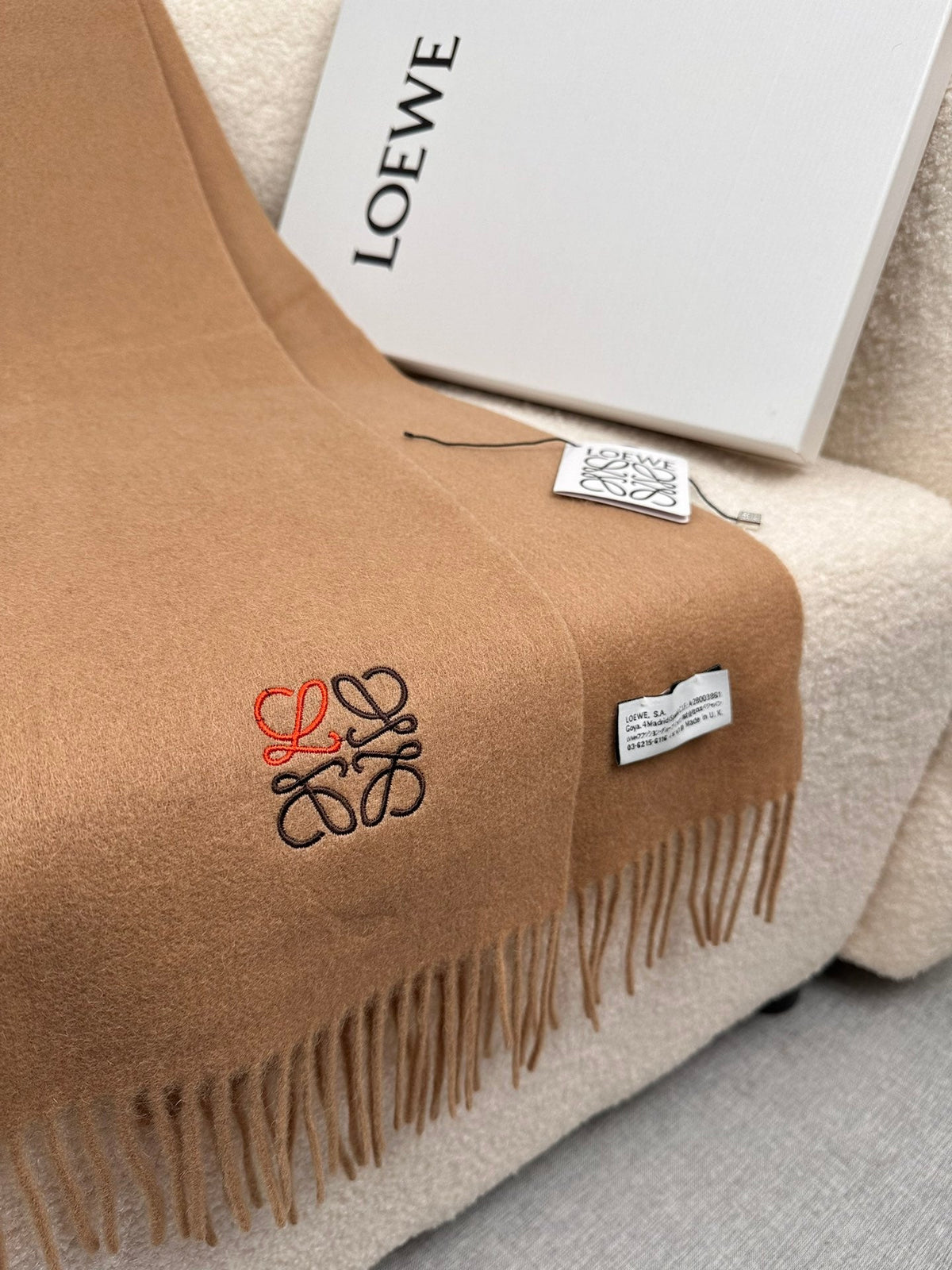 LOEWE SCARF 180 CM IN CAMEL BEIGE CASHMERE 353156