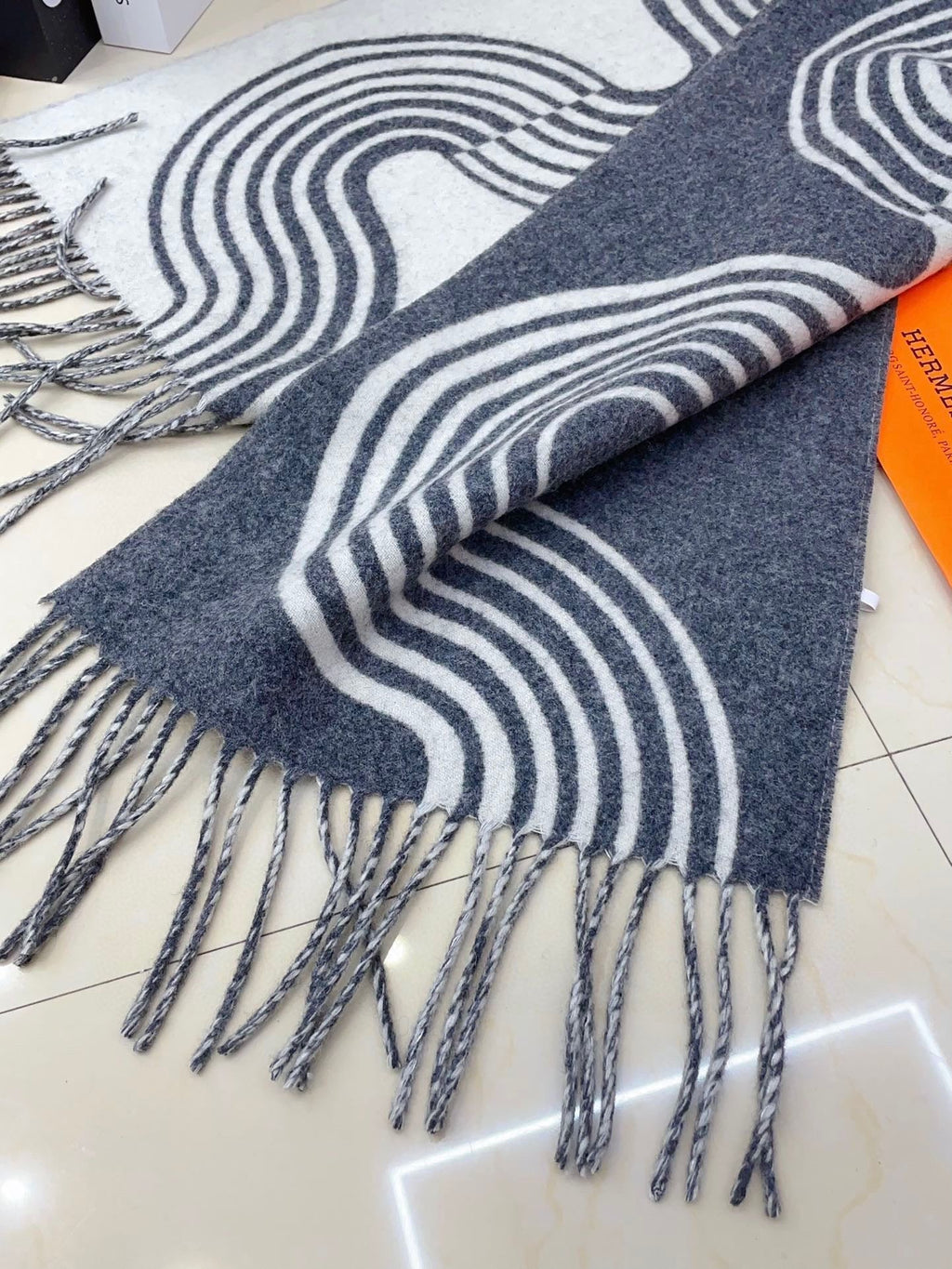 HERMES SCARF 180 CM IN SHARK GREY MIX WHITE CASERE