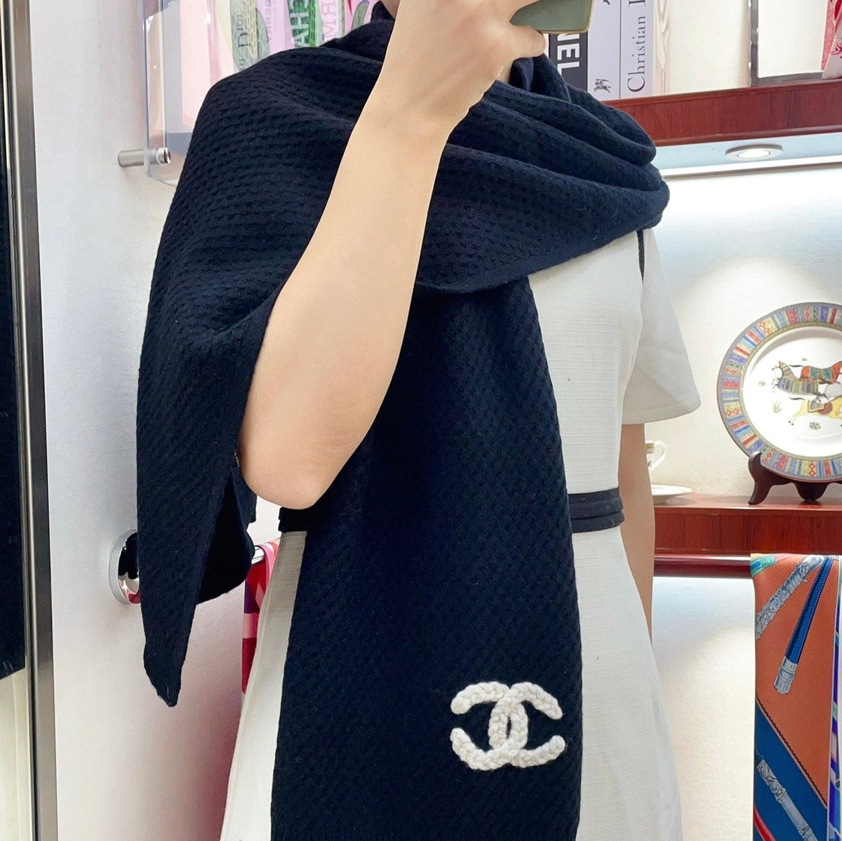 CHANEL SCARF 190 CM IN BLACK CASHMERE 393184