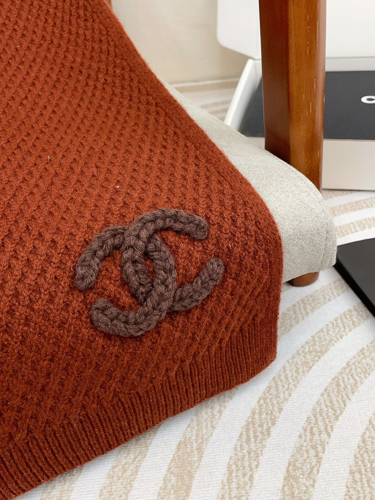 CHANEL SCARF 190 CM IN RED BROWN CASHMERE 393186