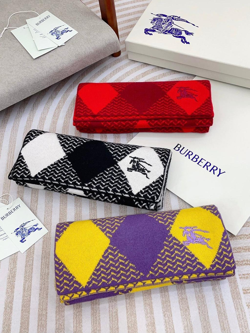 BURBERRY ARGYLE WOOL SCARF 190 CM VIOLET MIX BRIGHT YELLOW 394595