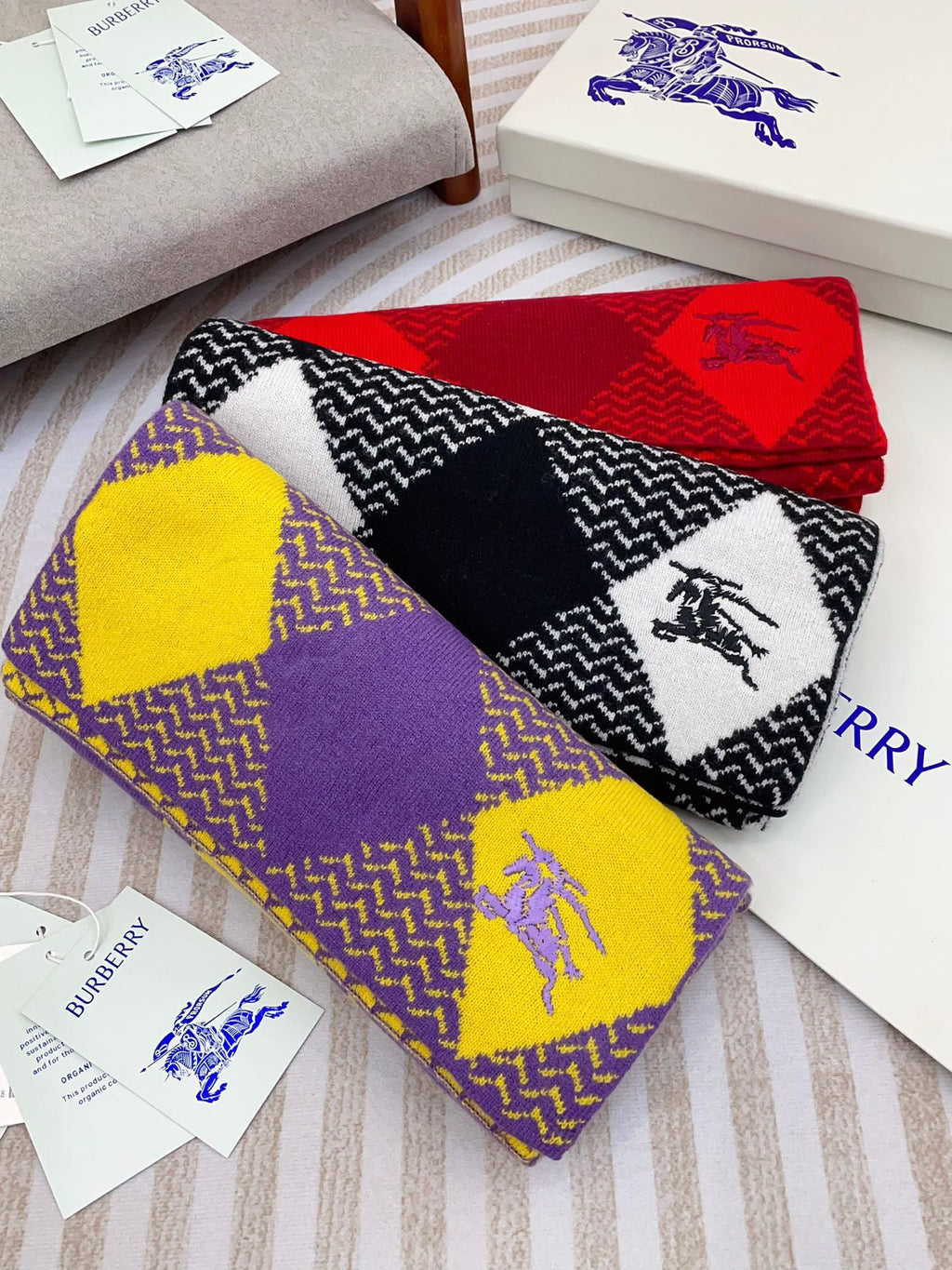 BURBERRY ARGYLE WOOL SCARF 190 CM BLACK MIX WHITE 394596