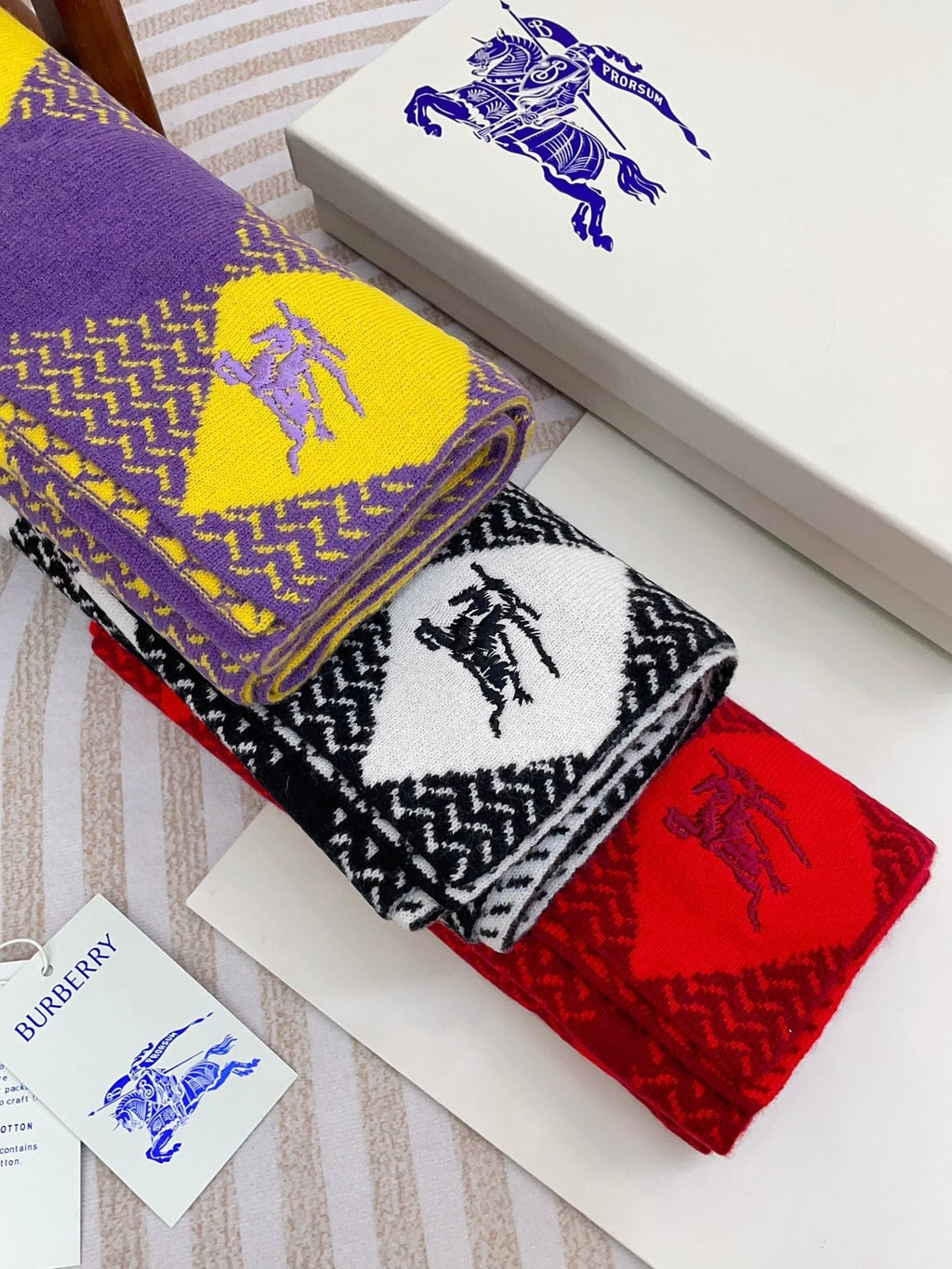 BURBERRY ARGYLE WOOL SCARF 190 CM CHERRY RED 394597