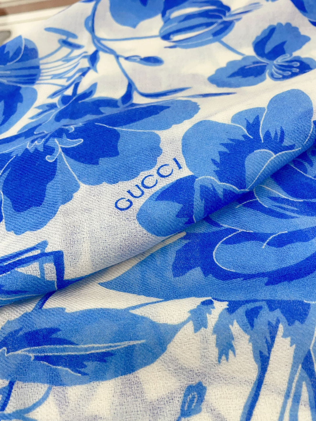 GUCCI SQUARE SCARF 140 CM IN MAYA BLUE CASHMERE 398257
