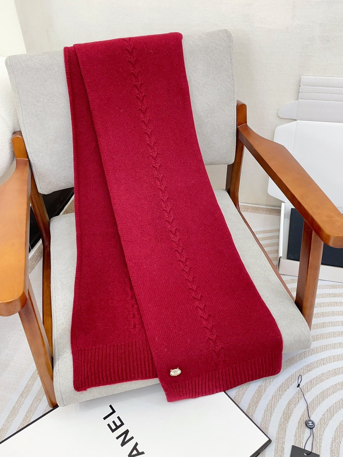 CHANEL SCARF 180 CM IN RUBY RED CASHMERE 398266