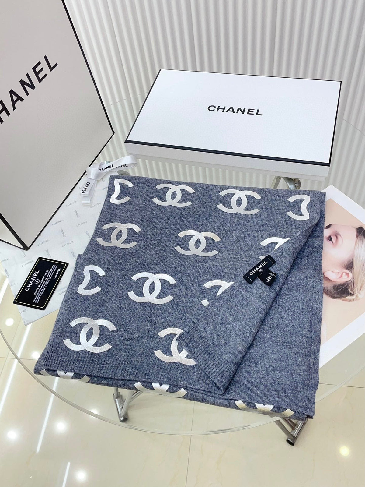 CHANEL SCARF 190 CM IN COOL GRAY CASHMERE WITH SILVER LOGO 401170
