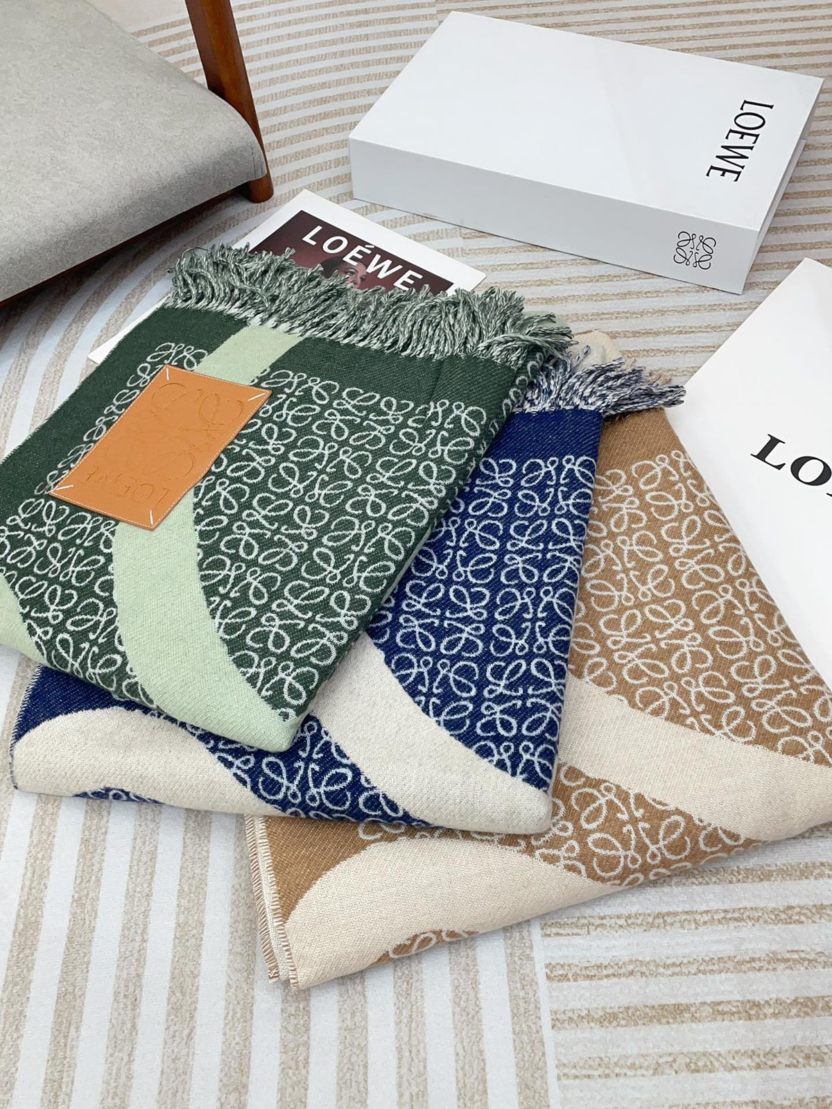 LOEWE ANAGRAM SCARF 140 CM IN GREEN FOREST WOOL 410214