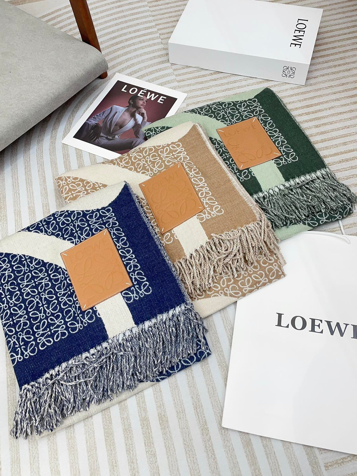 LOEWE ANAGRAM SCARF 140 CM IN NAVY BLUE WOOL 410215