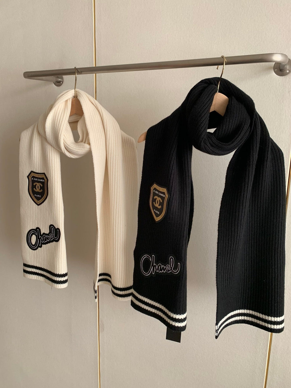 CHANEL SCARF 200 CM IN BLACK PURE CASHMERE WITH STICKER 392881