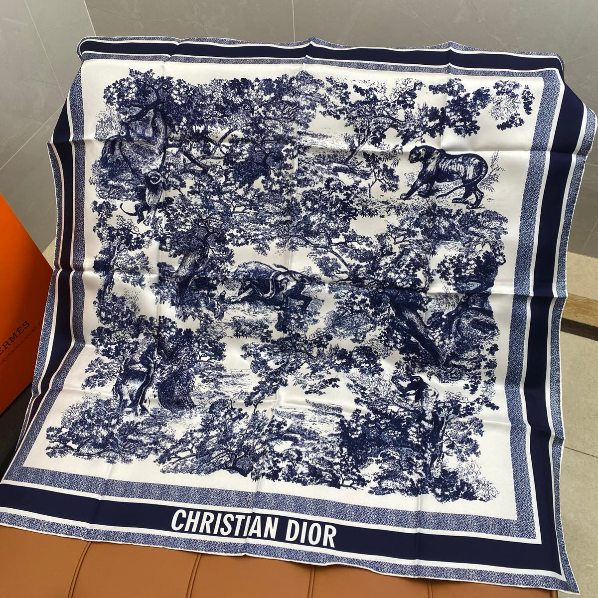 DIOR SCARF 90 IN SILK 704599