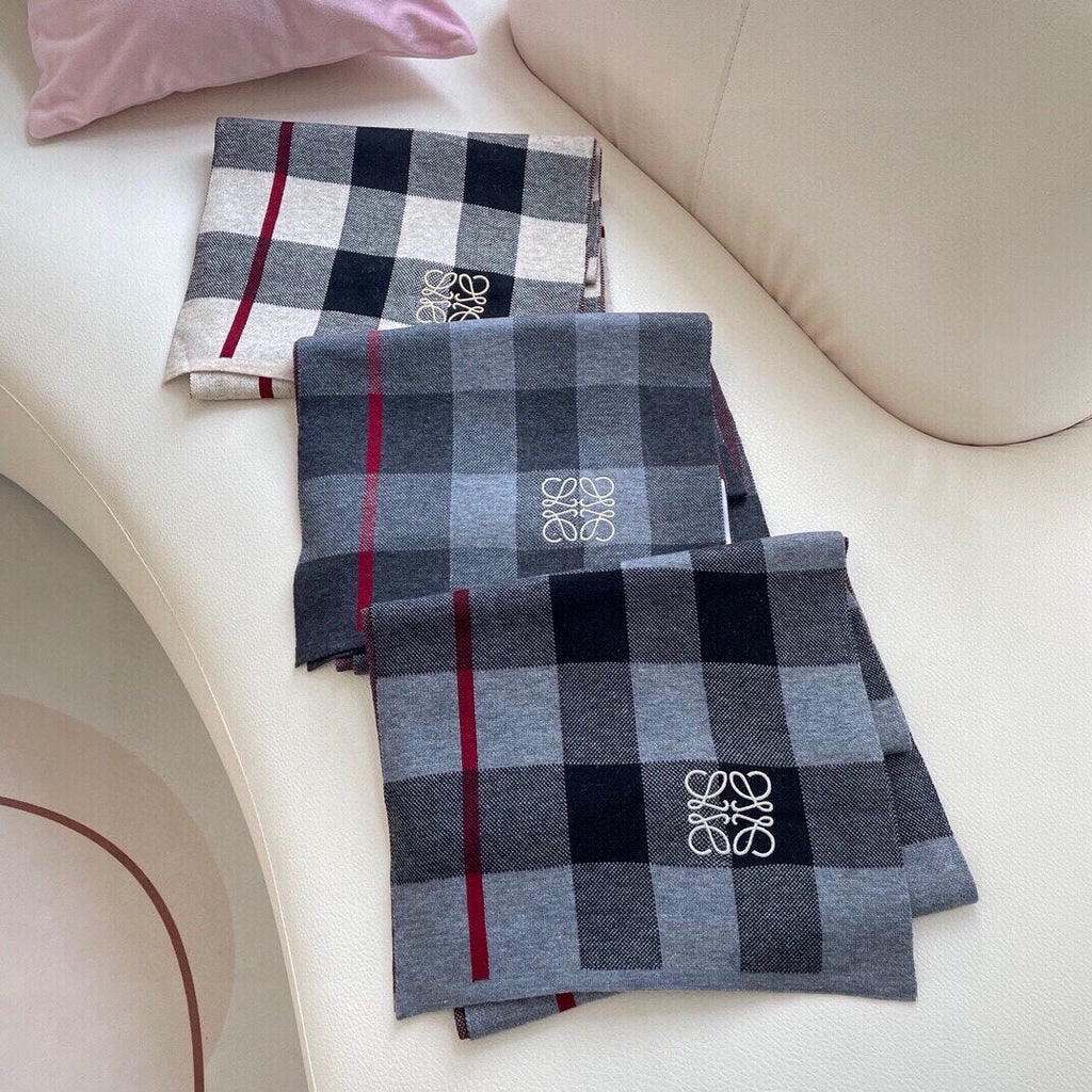LOEWE SCARF 180 CM IN MOUSE GRAY CARO CASHMERE 389780