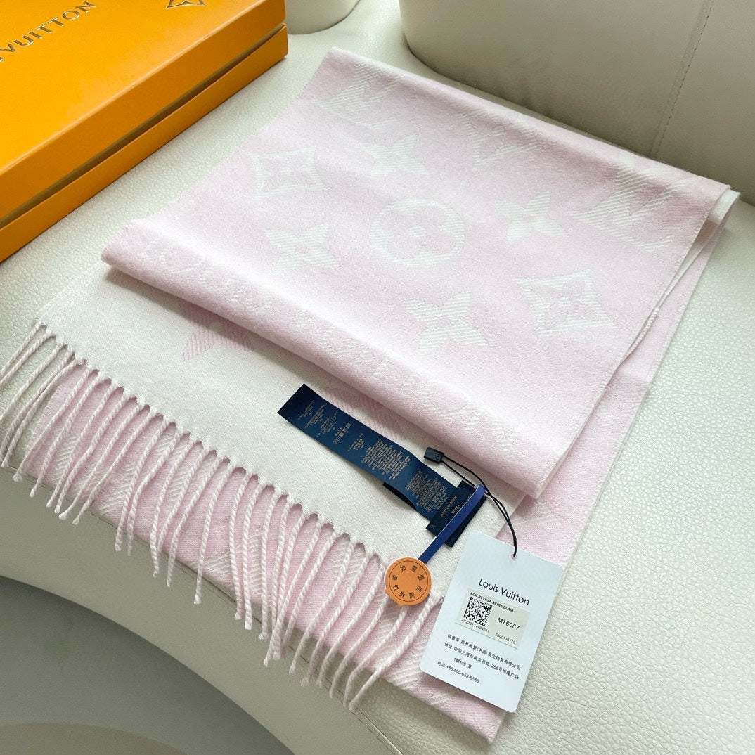 LOUIS VUITTON ESSENTIAL SCARF 186 CM IN LIGHT PINK WOOL 399778