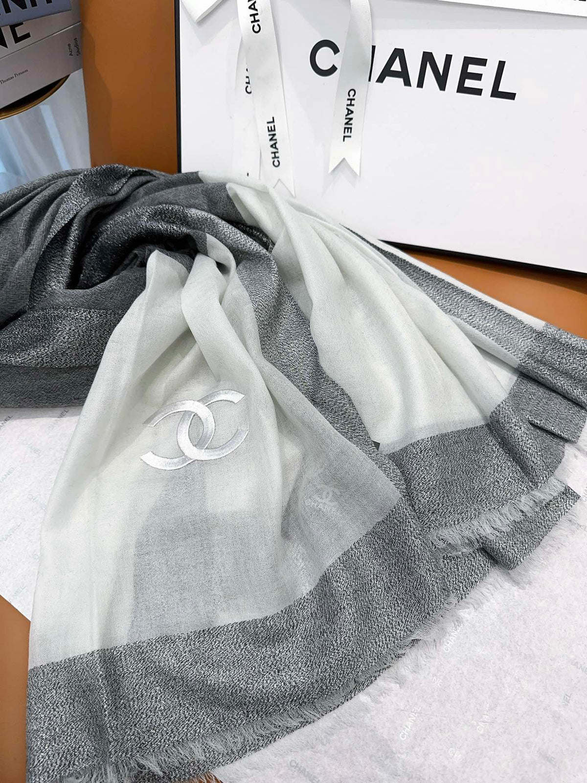 CHANEL SCARF 200 CM IN MOUSE GRAY MIX WHITE CASHMERE 402261