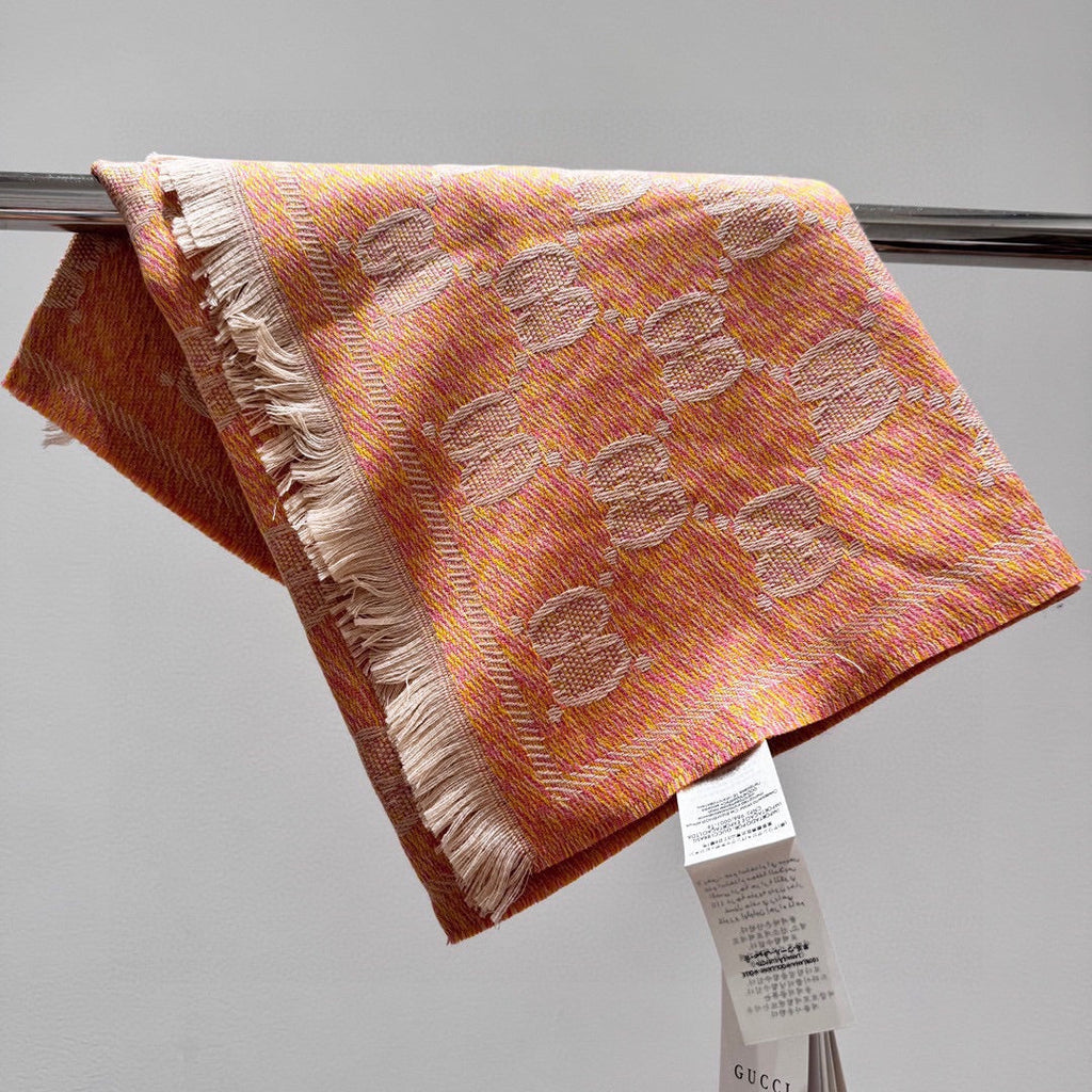 GUCCI SCARF 195 CM IN MELON ORANGE WOOL  399810