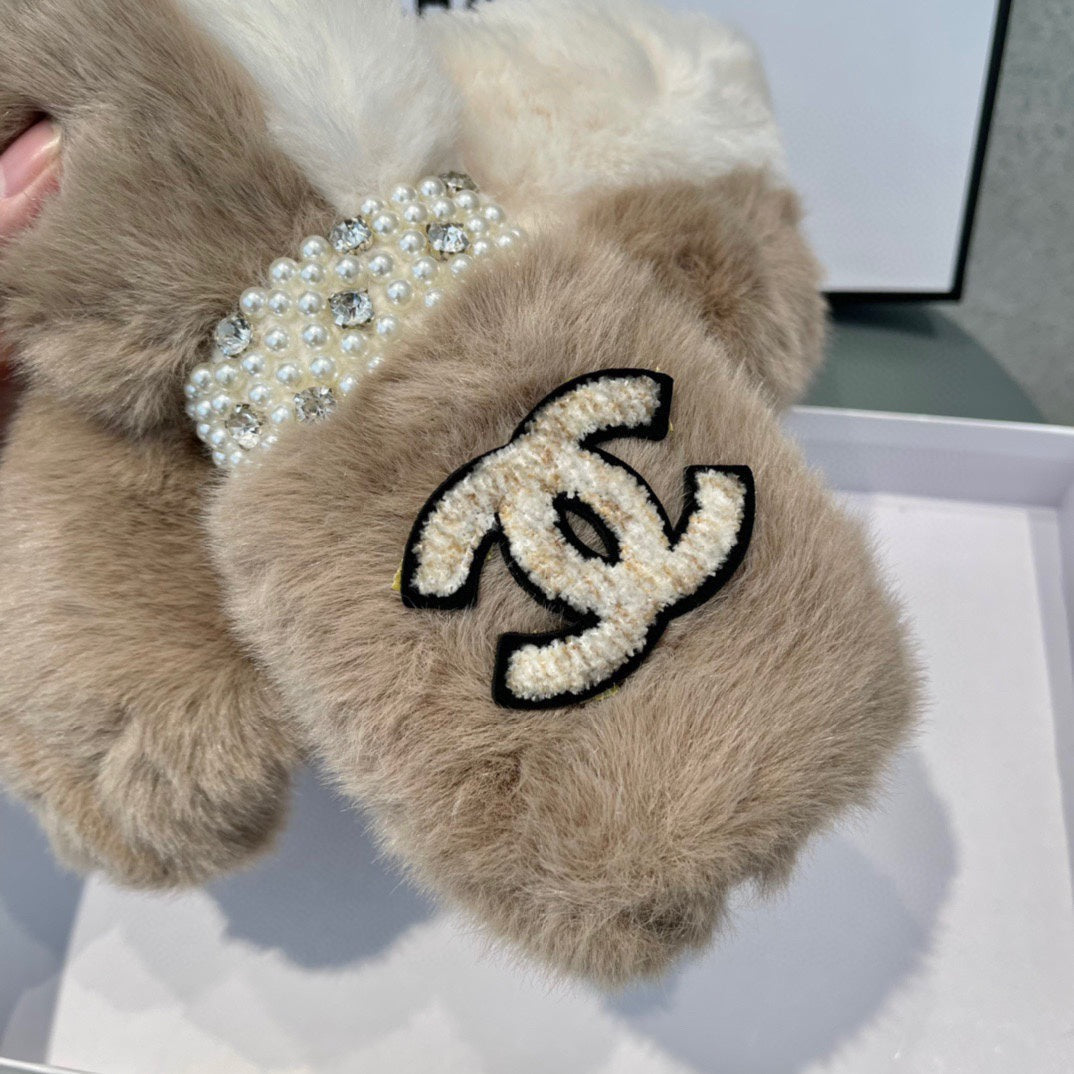 CHANEL SCARF IN CAMEL BEIGE RABBIT FUR 397447