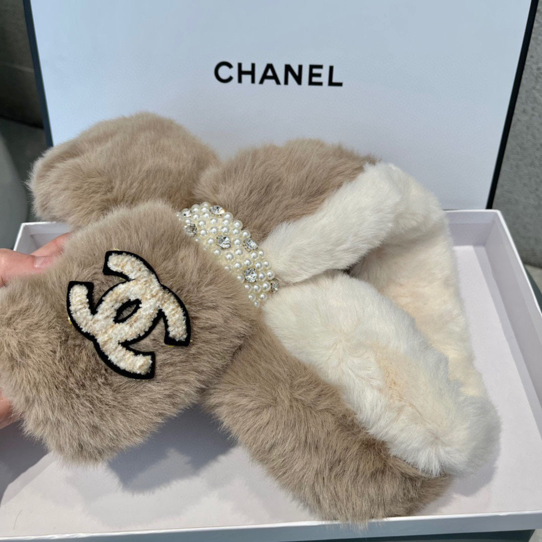 CHANEL SCARF IN CAMEL BEIGE RABBIT FUR 397447
