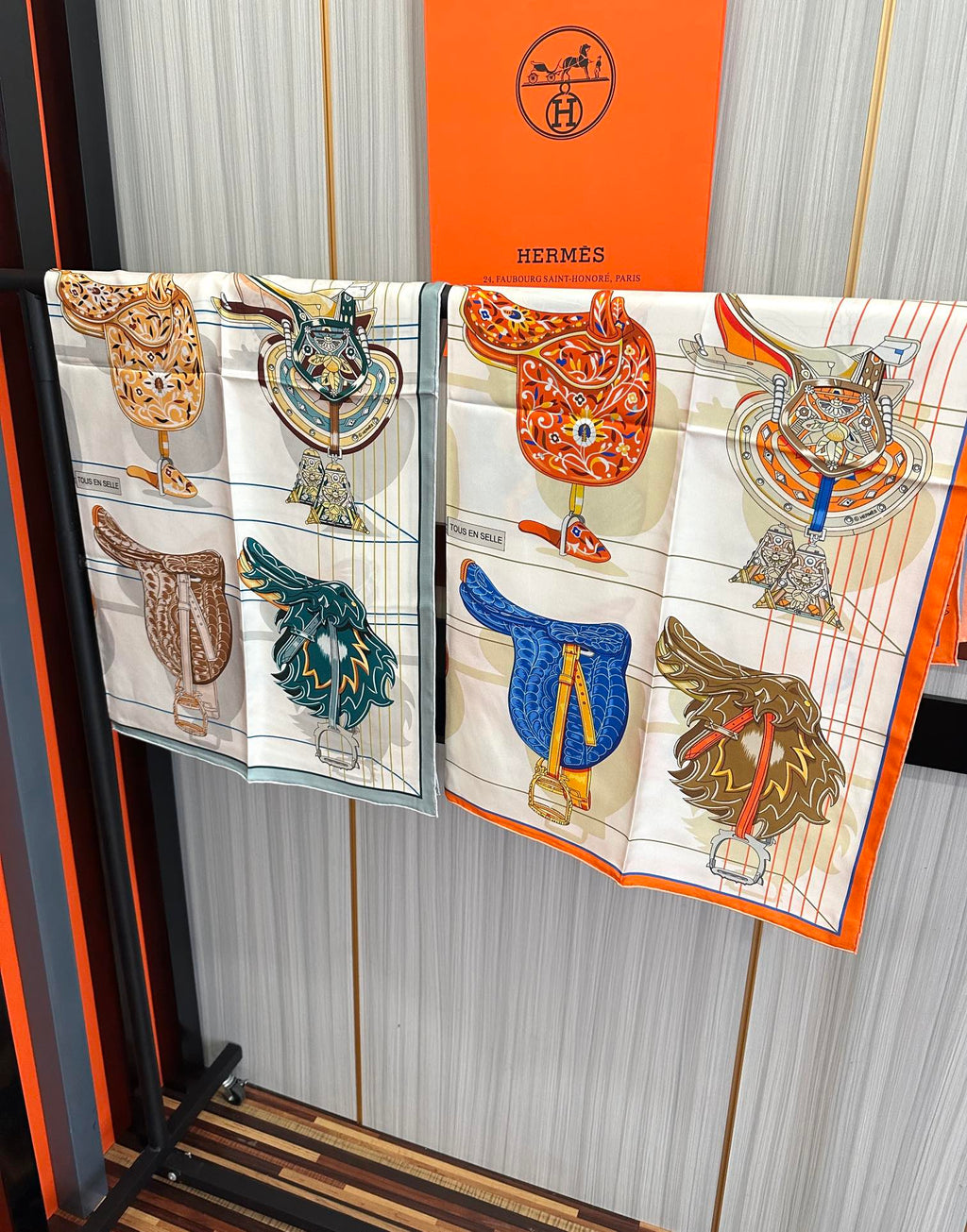 HERMES HERMES 25S SCARF 90 IN SILK 001
