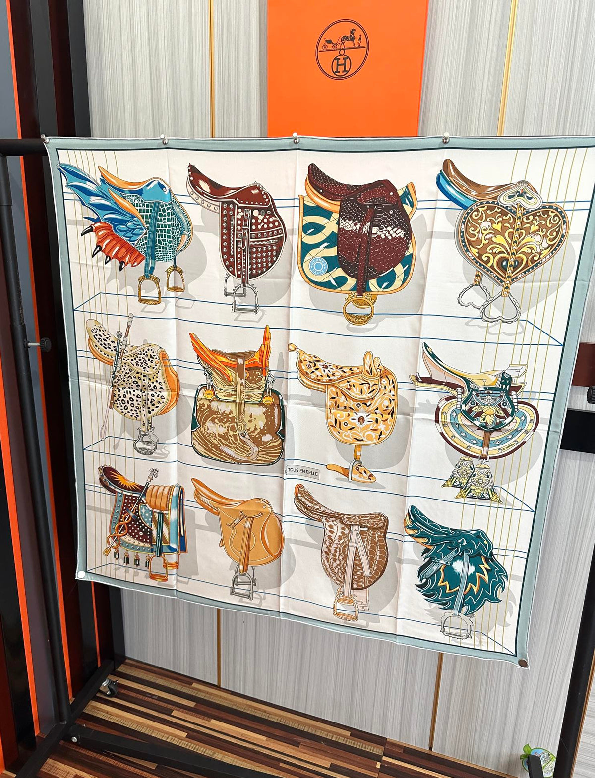 HERMES HERMES 25S SCARF 90 IN SILK 001