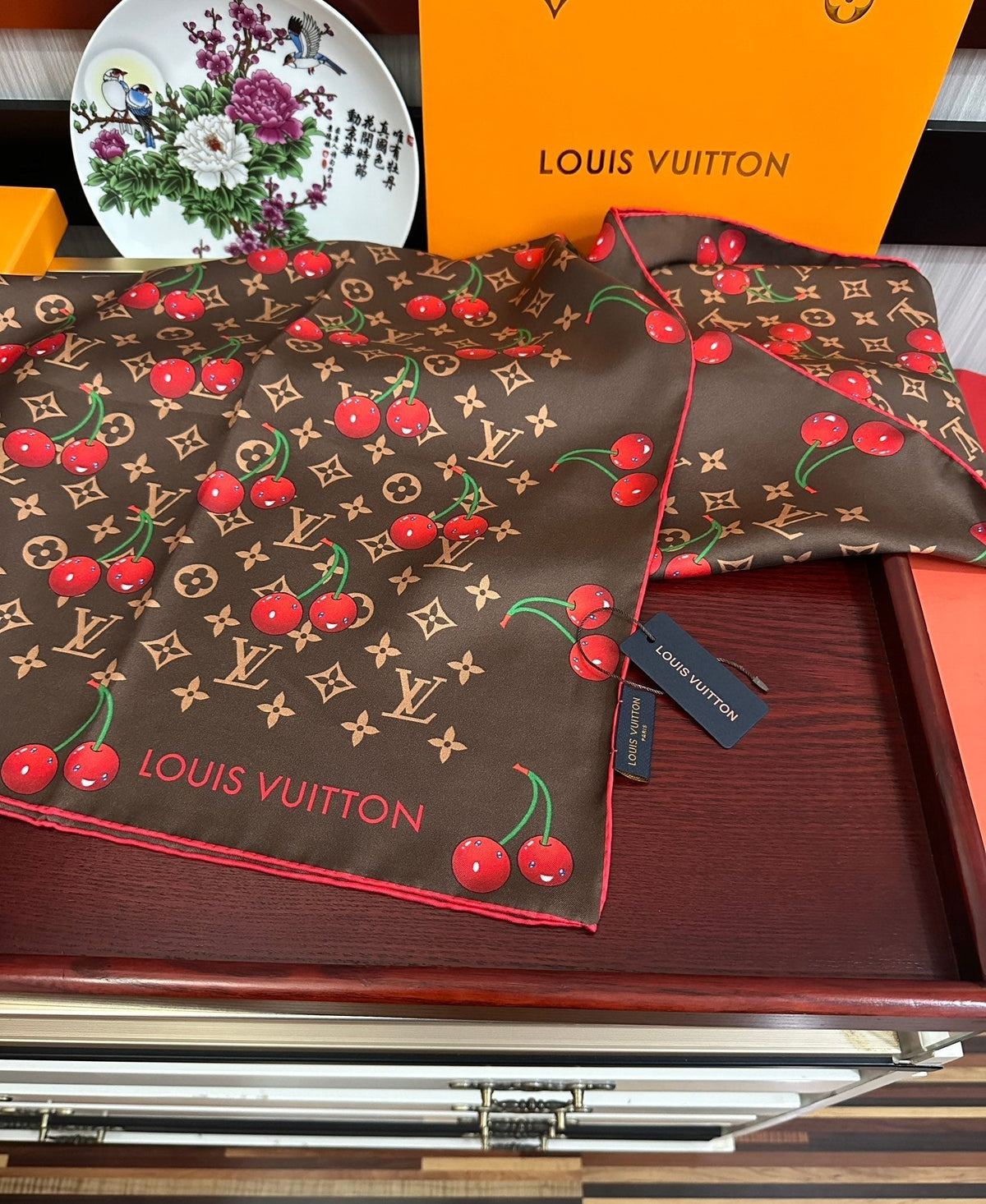 LOUIS VUITTON LV SCARF 90 CM IN SILK 05