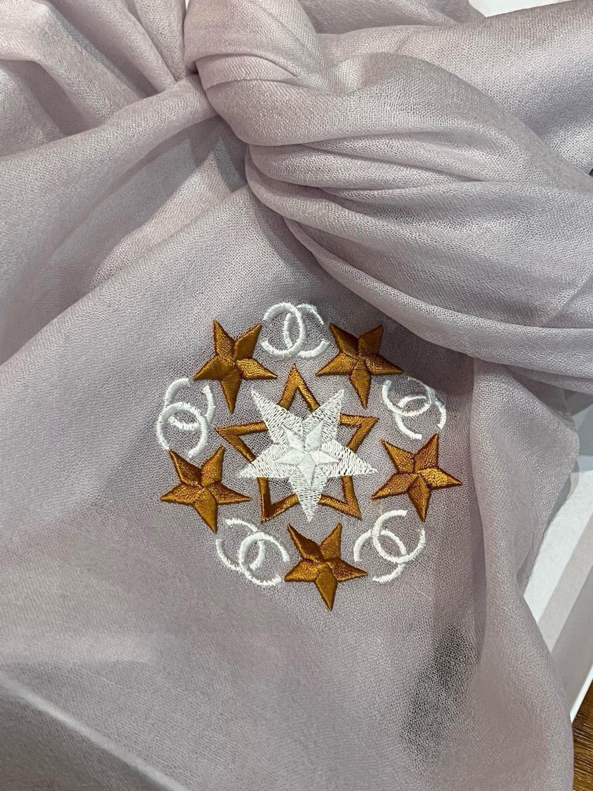 CHANEL SCARF 200 CM IN OYSTER TAN CASHMERE 394615