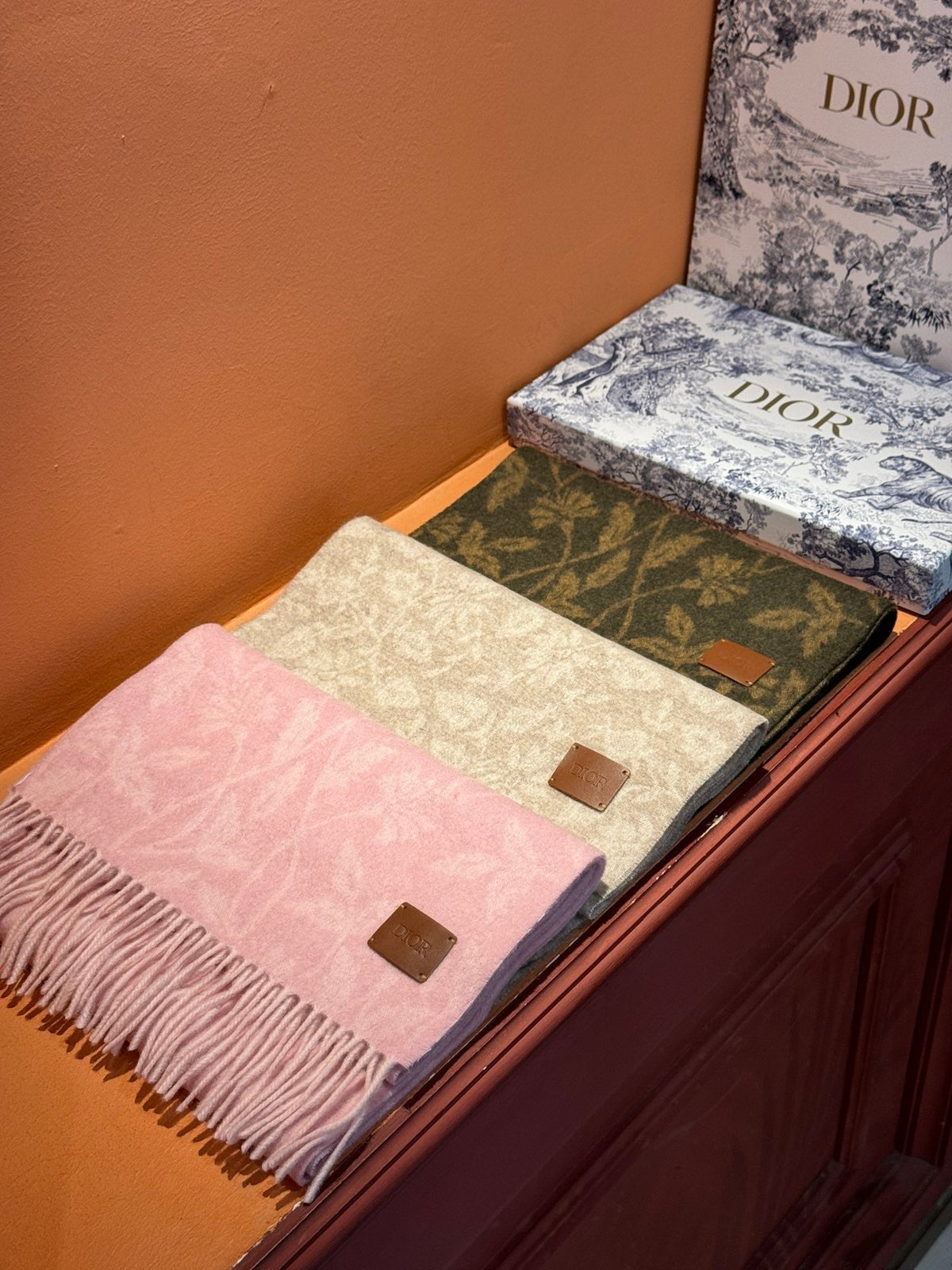 DIOR SCARF 180 CM IN ECRU TAN MONOGRAM CASHMERE 394644