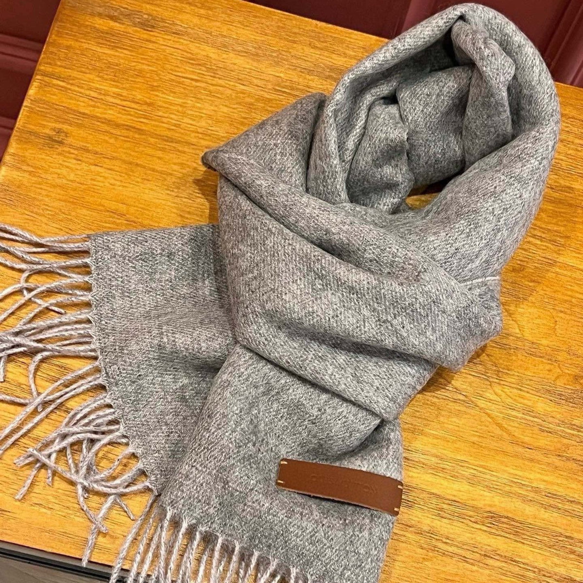 LOUIS VUITTON SCARF 180 CM IN DOVE GRAY CASHMERE 396481