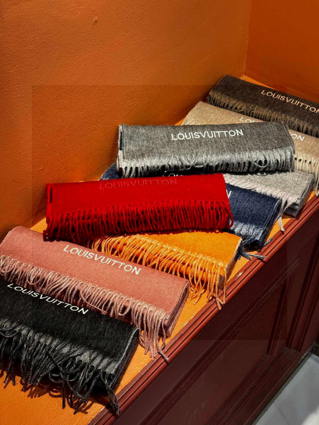 LOUIS VUITTON LV SCARF 180 CM IN CASHMERE 730568