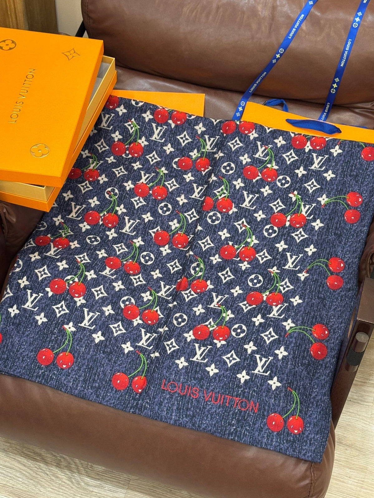 LOUIS VUITTON LV SCARF 140 CM IN SILK-CASHMERE BLEND 737269