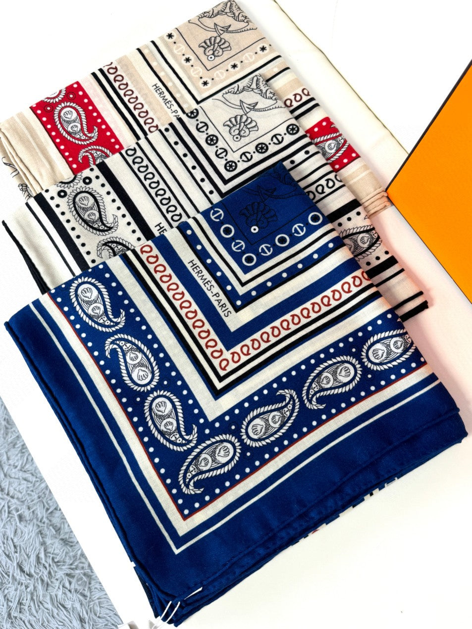 HERMES HERMES 25S SCARF 135 IN CASERE SILK 729040