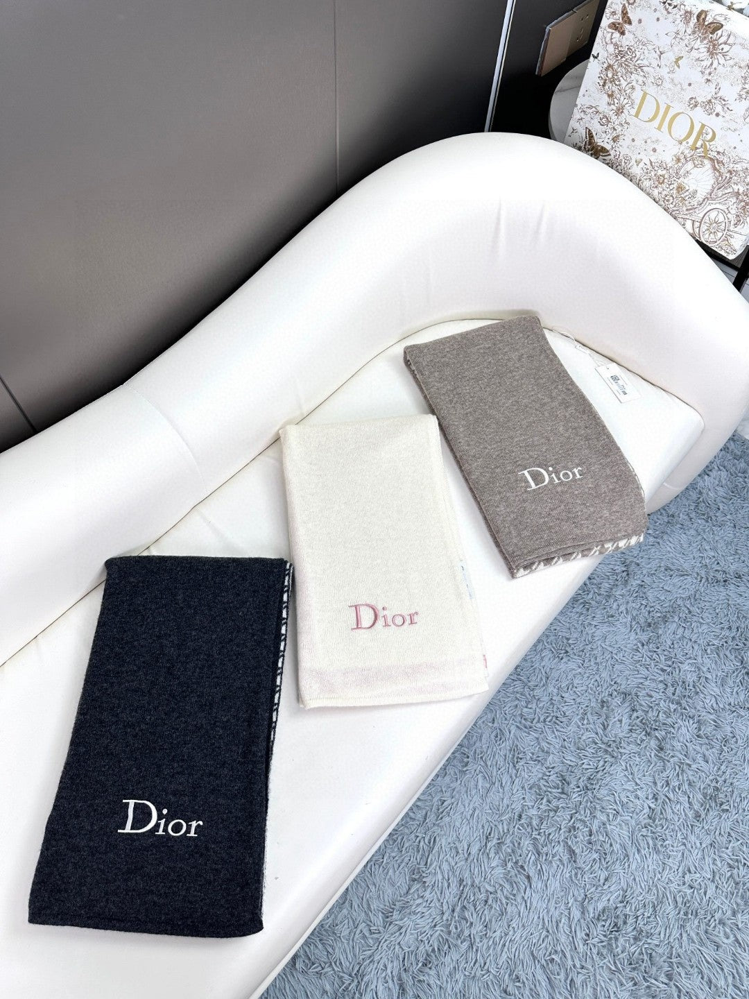DIOR SCARF 190 CM IN BLACK MIX WHITE CARO CASHMERE 388127