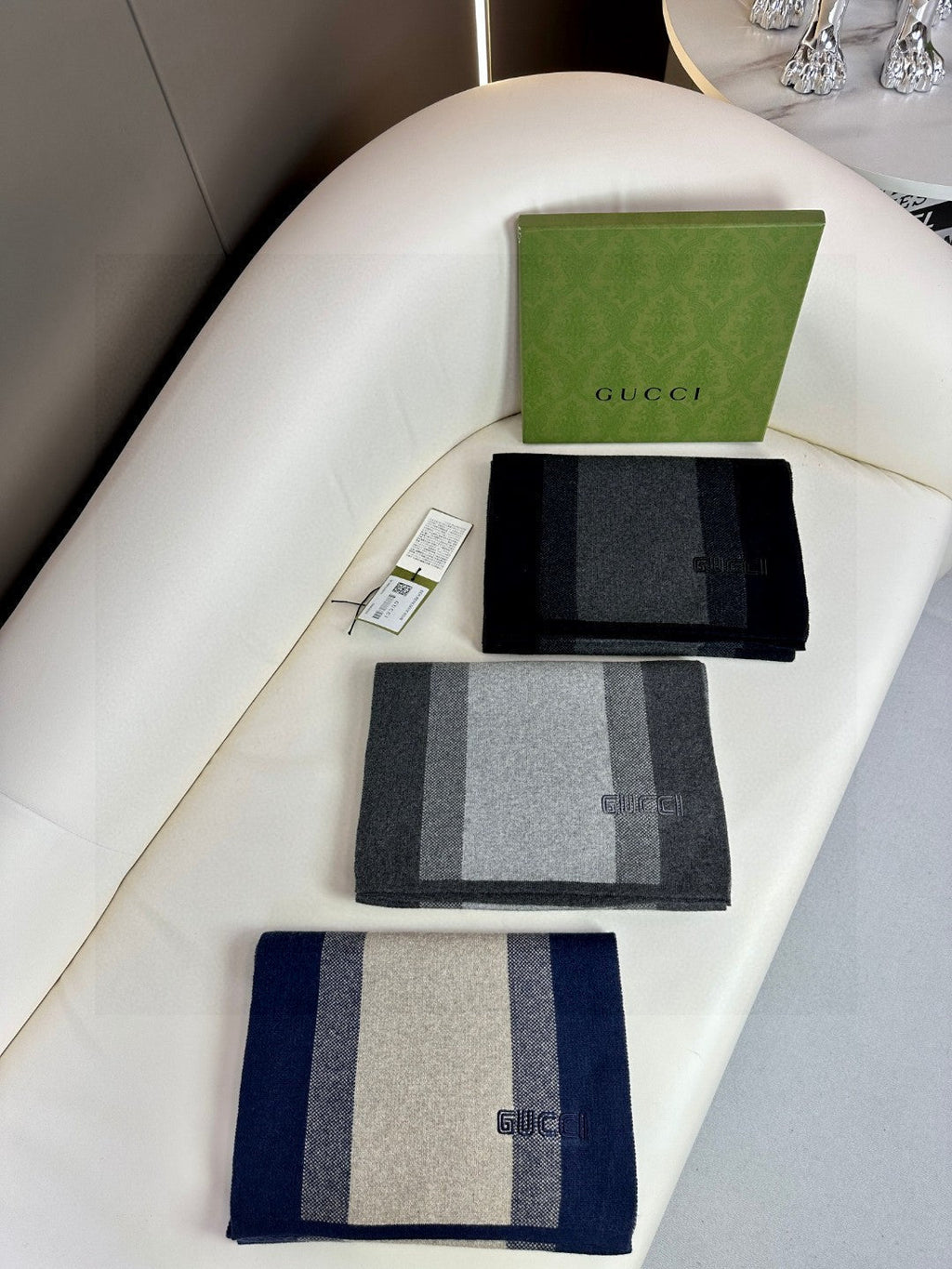 GUCCI SCARF 180 CM IN NAVY BLUE MIX BEIGE CASHMERE 398448