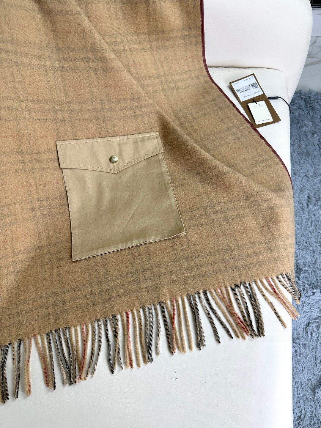 BURBERRY CHECK CAPE IN SAND BROWN WOOL 410154