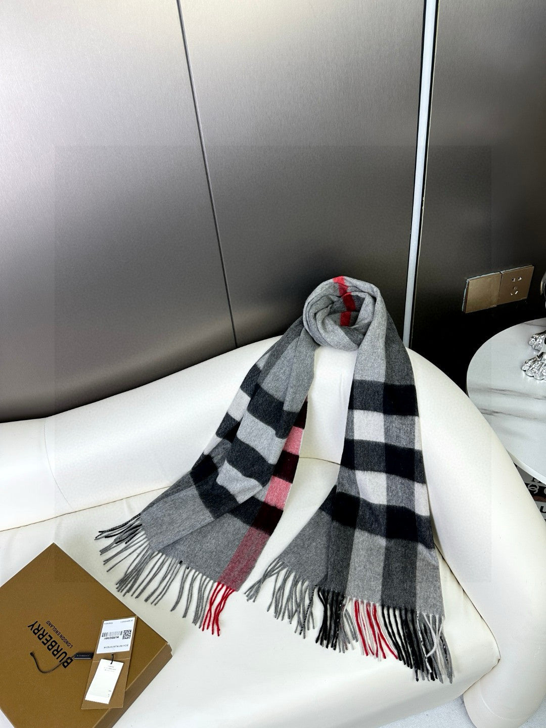 BURBERRY BBR SCARF 180 CM IN CASHMERE 576740