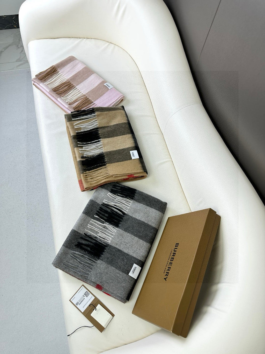 BURBERRY BBR SCARF 200 CM IN CASHMERE 726425
