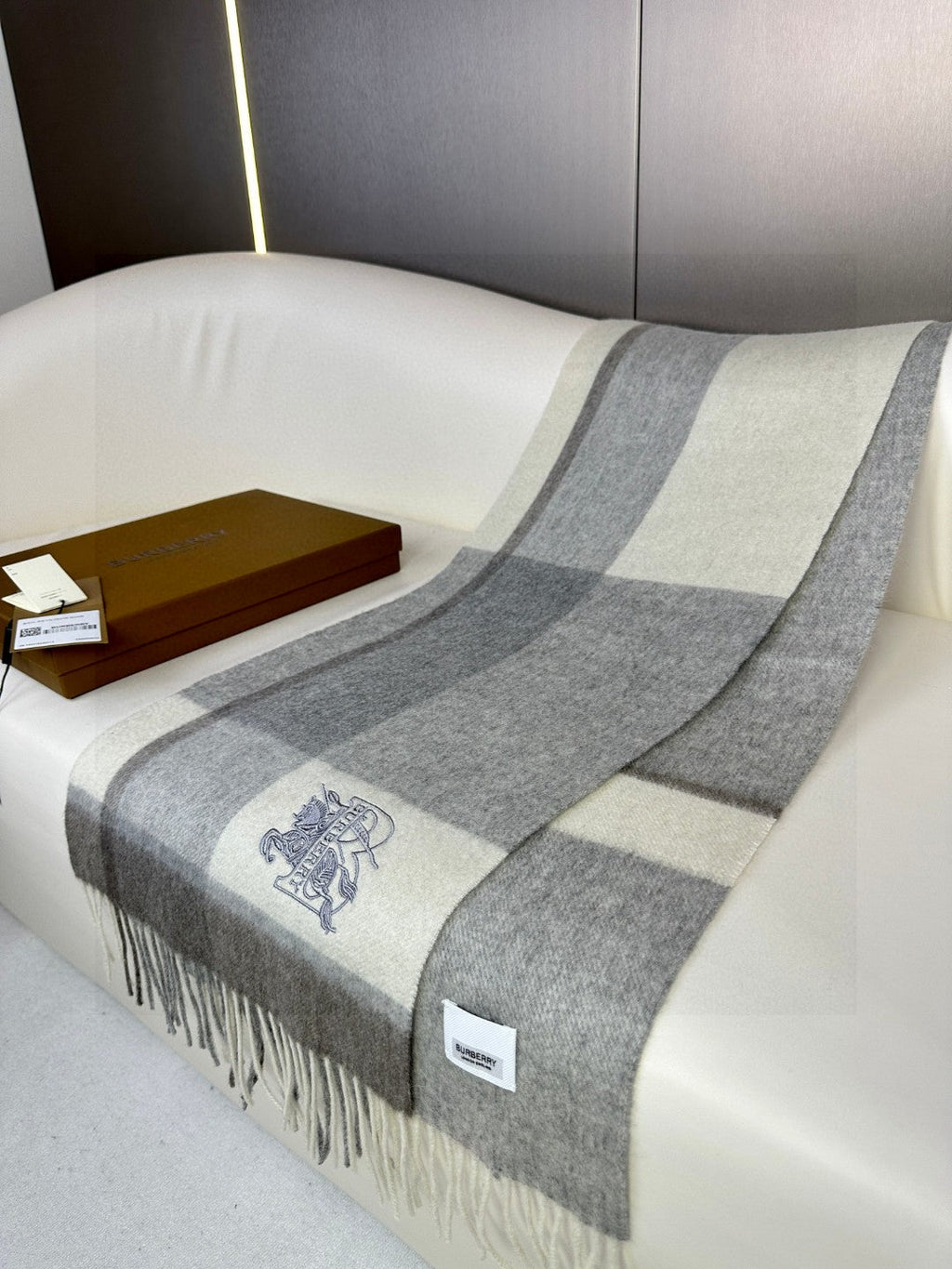 BURBERRY BBR SCARF 180 CM IN CASHMERE 724818
