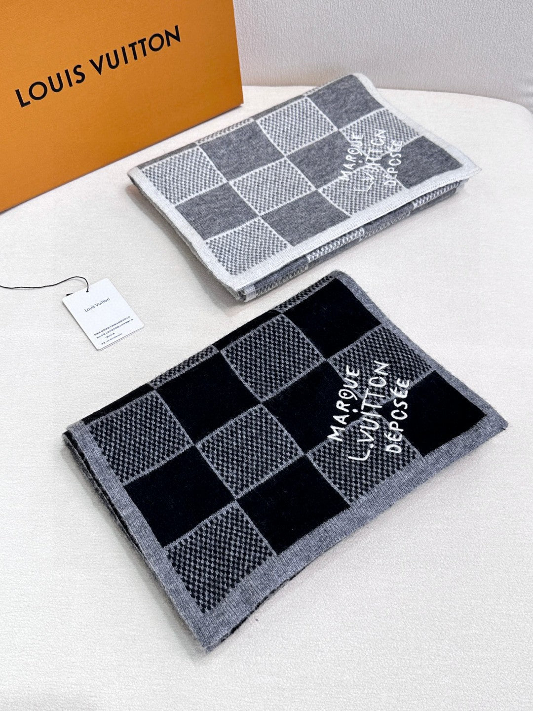 LOUIS VUITTON LV SCARF 180 CM IN CASHMERE 682078