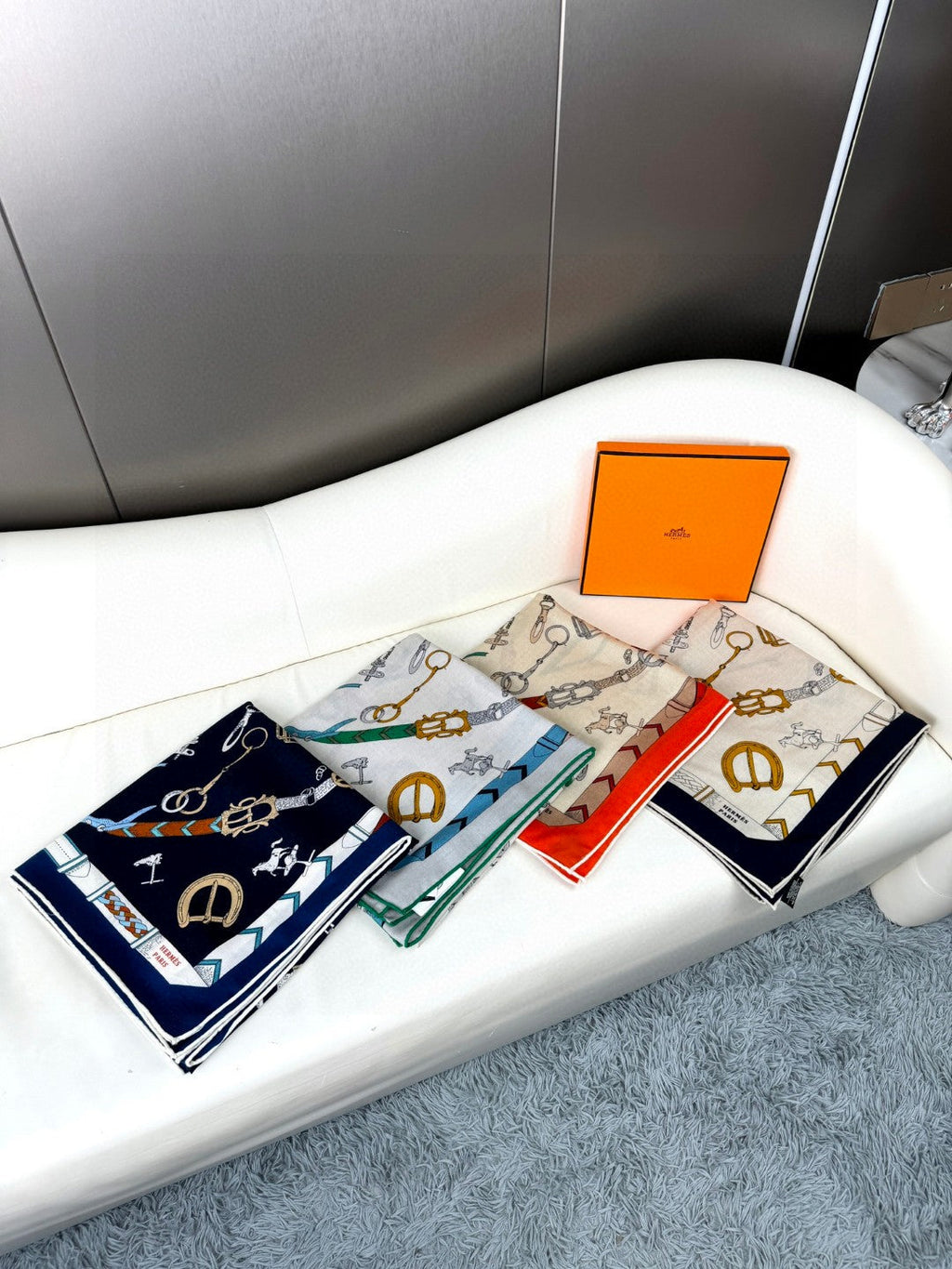 HERMES HERMES 25S SCARF 135 IN CASERE SILK 737311