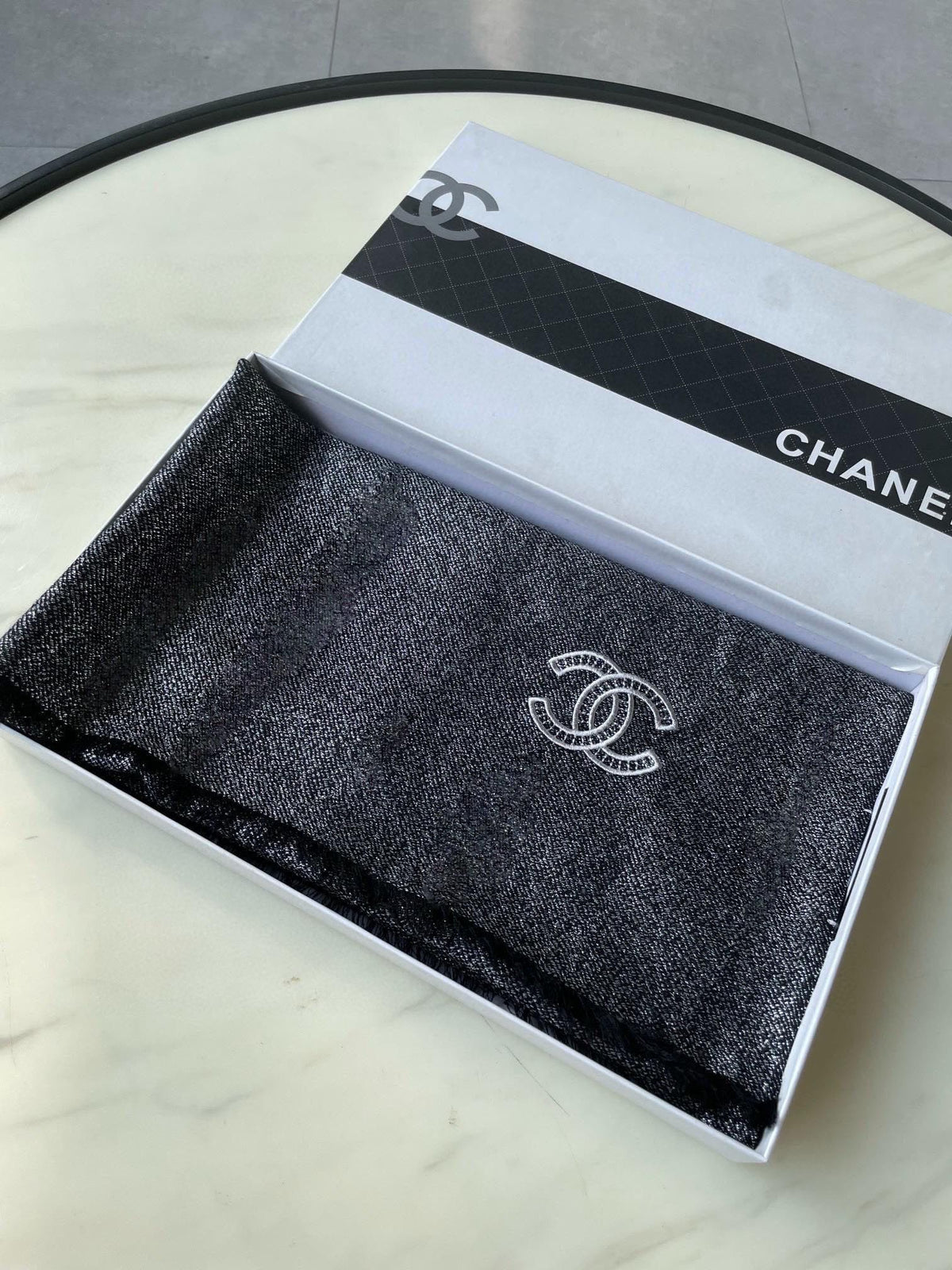 CHANEL SCARF 210 CM IN BLACK CASHMERE  402208
