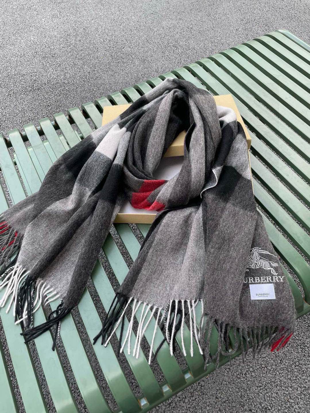 BURBERRY BBR SCARF 200 CM IN CASHMERE 538292
